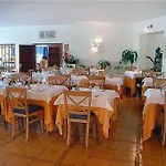 Ponderosa Hotel *