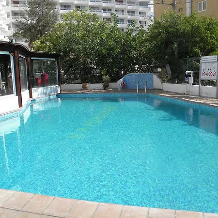 Отель Ponderosa *