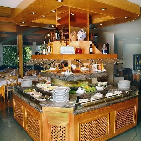 Hotel Ponderosa *