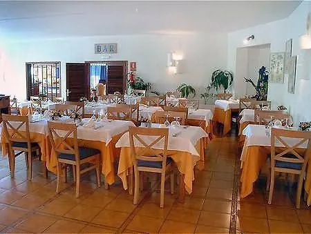 Ponderosa Hotel *